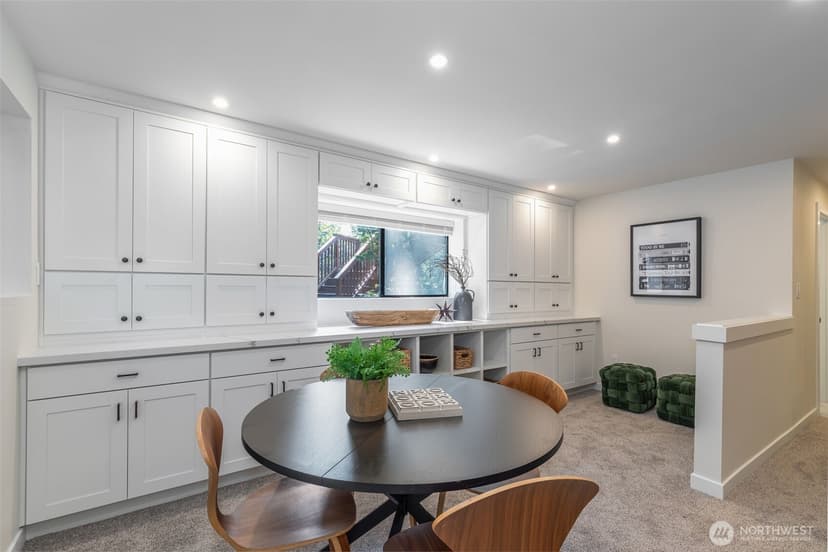 Property photo for 300 Mt. Pilchuck Avenue SW, Issaquah photo 17