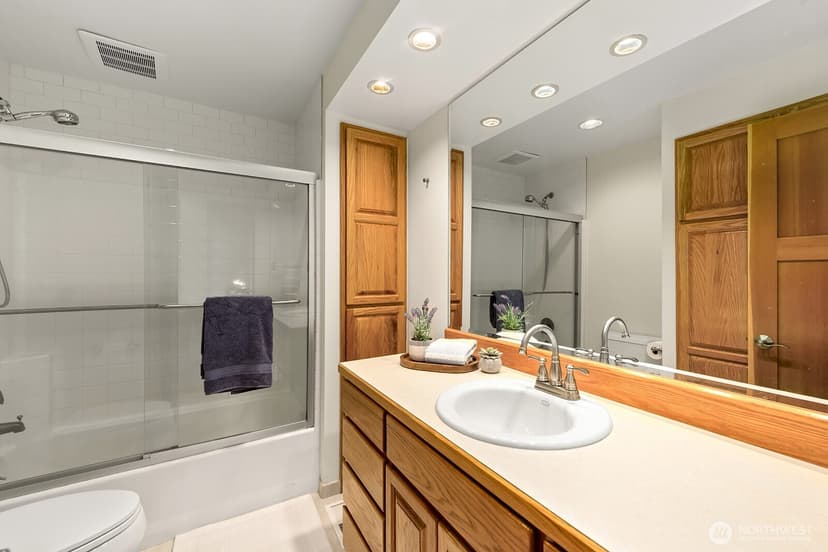 Property photo for 16026 16th Avenue SW, Burien photo 17