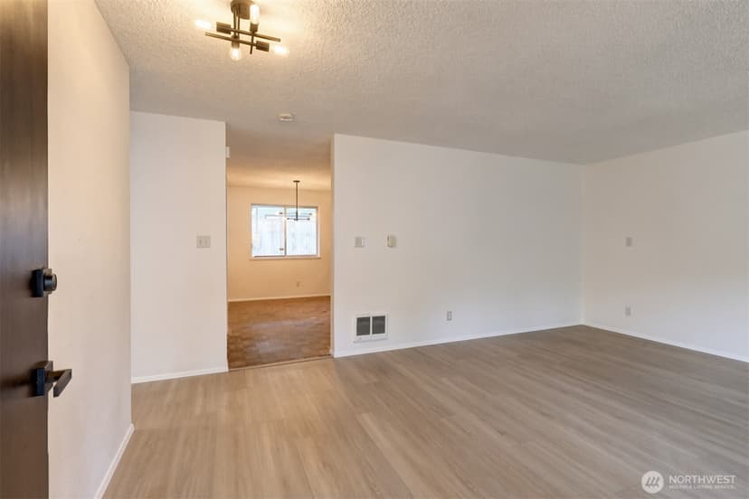 Property photo for 2527 S 286th St, Federal Way photo 3