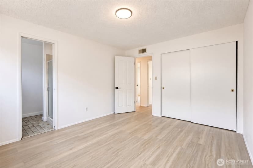 Property photo for 2527 S 286th St, Federal Way photo 11