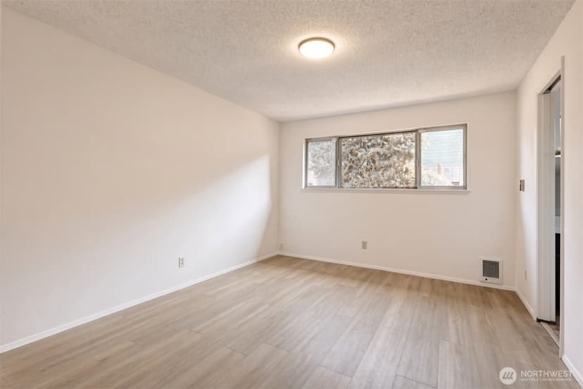 Property photo for 2527 S 286th St, Federal Way photo 12