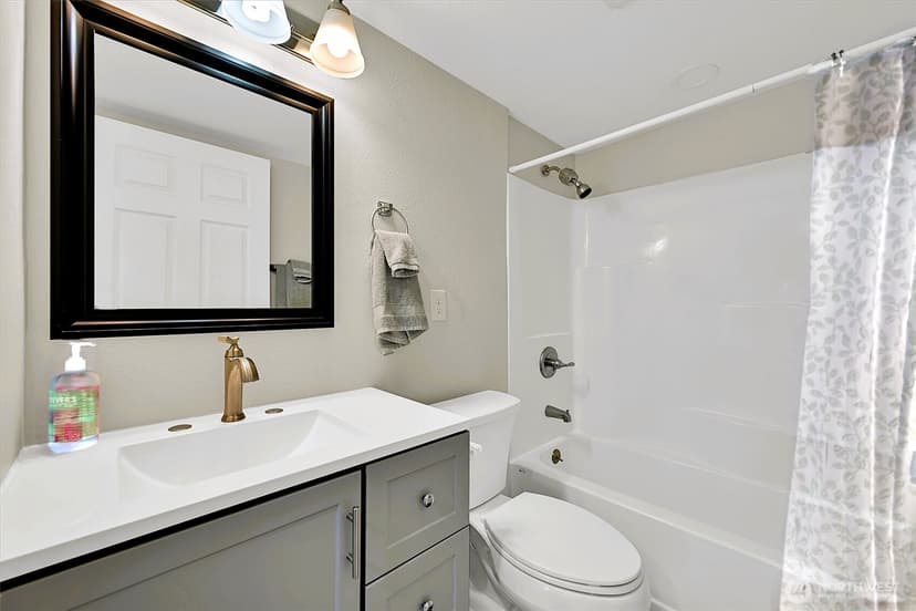 Property photo for 5511 Waller Road E, Tacoma photo 11