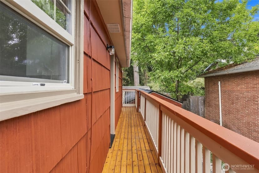 Property photo for 13045 Corliss Avenue N, Seattle photo 9
