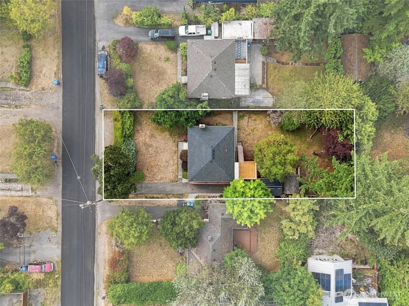 Property photo for 13045 Corliss Avenue N, Seattle photo 14