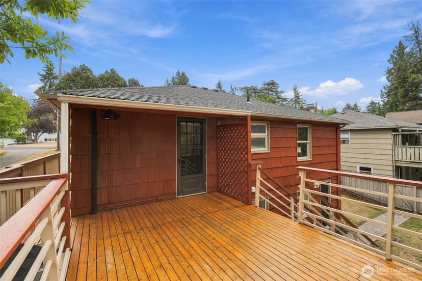 Property photo for 13045 Corliss Avenue N, Seattle photo 10