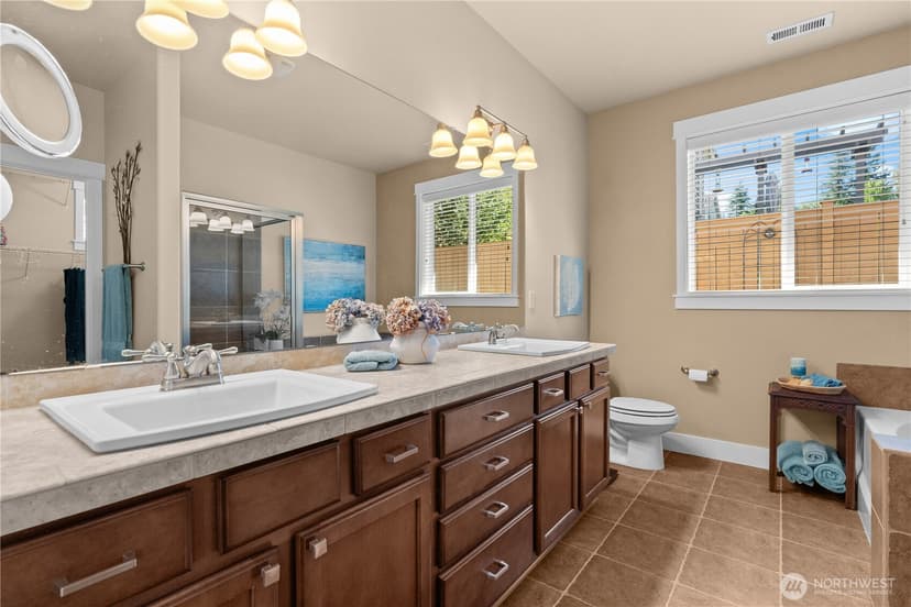 Property photo for 9329 Hebner Avenue SE, Snoqualmie photo 19