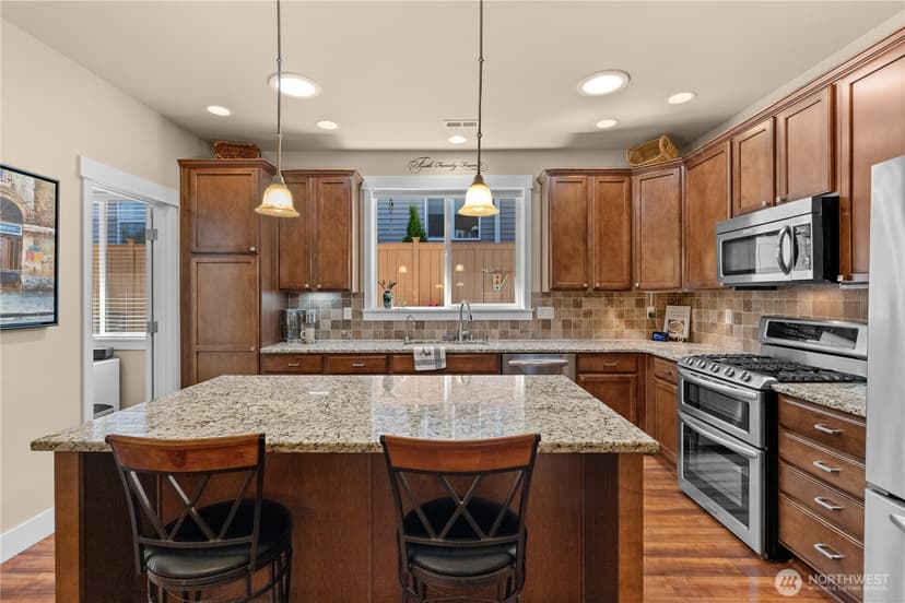 Property photo for 9329 Hebner Avenue SE, Snoqualmie photo 9