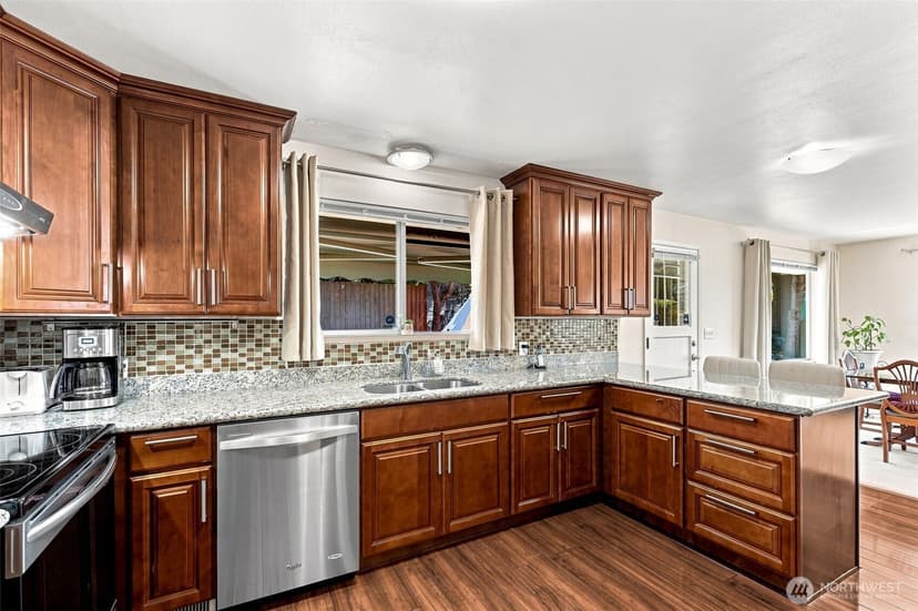 Property photo for 4910 19th Avenue S, Seattle photo 5