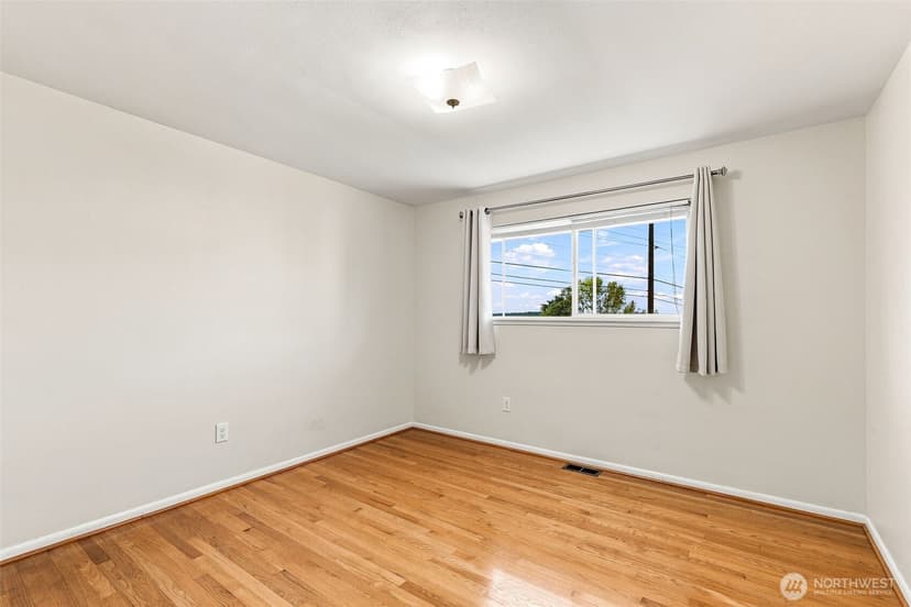 Property photo for 4910 19th Avenue S, Seattle photo 14