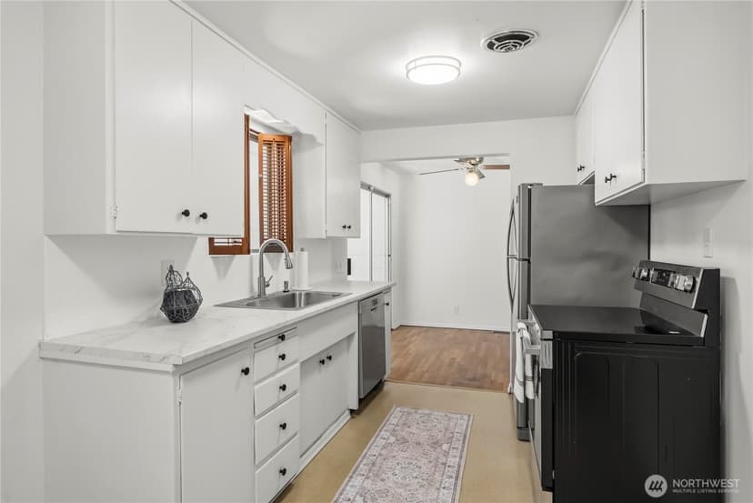 Property photo for 16821 19th Avenue SW, Normandy Park photo 9