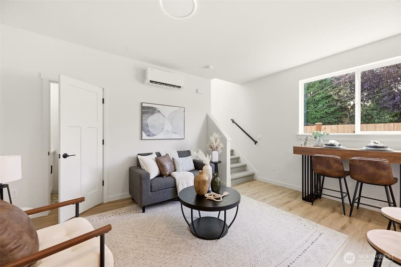 Property photo for 1702 Rainier Avenue #B, Everett photo 6