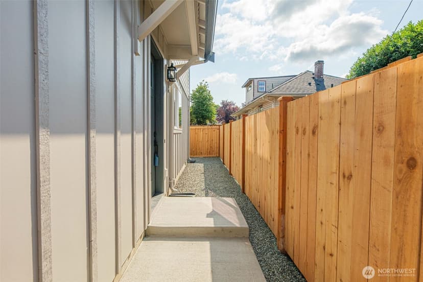 Property photo for 1702 Rainier Avenue #B, Everett photo 15
