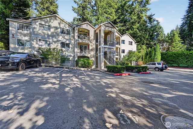 Property photo for 10709 Valley View Road #C101, Bothell