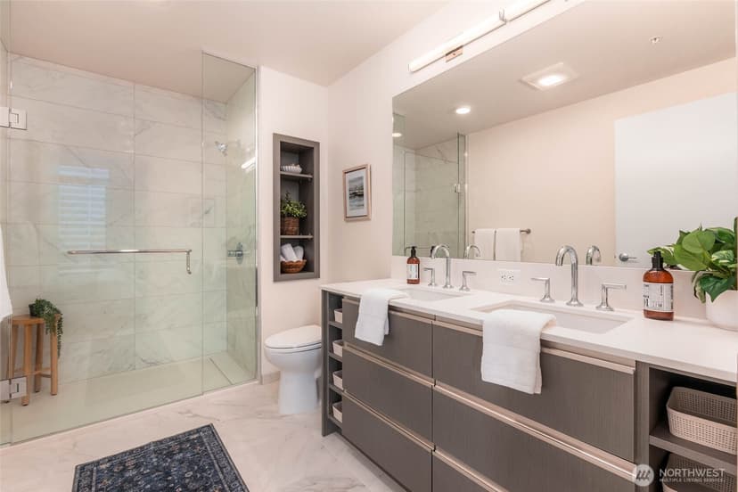 Property photo for 800 Columbia Street #3201, Seattle photo 16