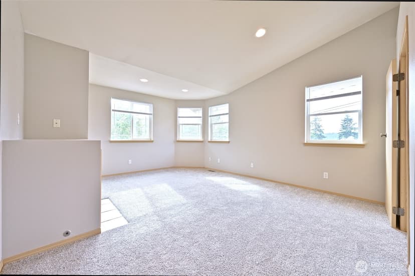 Property photo for 1687 Bayview Drive W, Bremerton photo 13