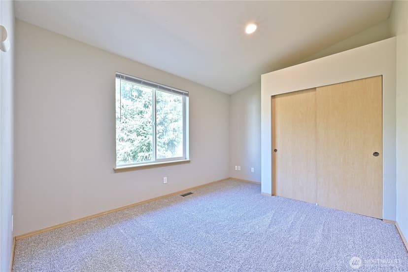 Property photo for 1687 Bayview Drive W, Bremerton photo 18