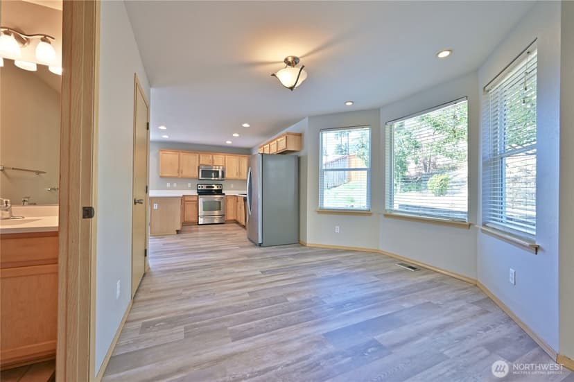 Property photo for 1687 Bayview Drive W, Bremerton photo 7