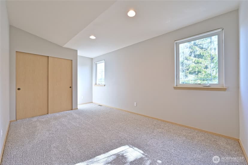Property photo for 1687 Bayview Drive W, Bremerton photo 19