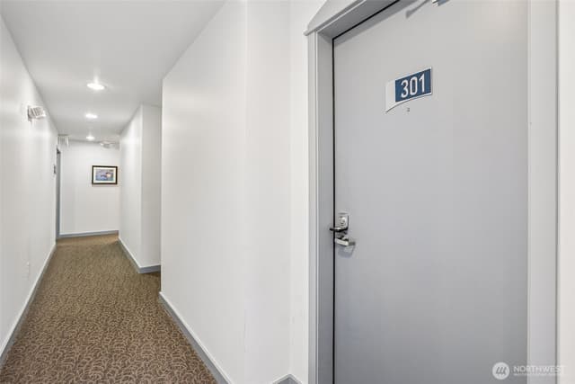 Property photo for 232 Belmont Avenue E #301, Seattle photo 4