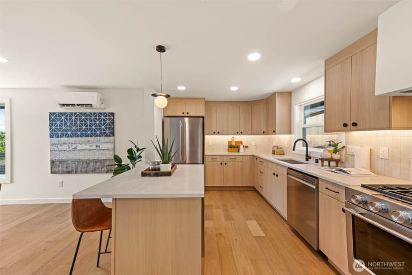 Property photo for 8019 Bagley Avenue N, Seattle photo 10