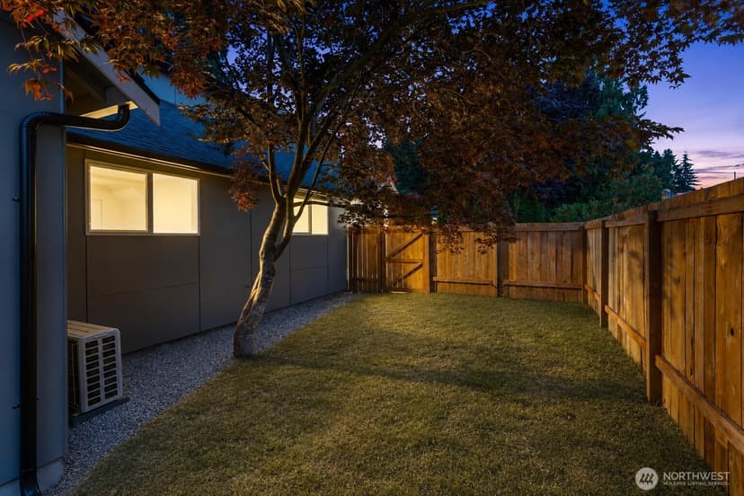 Property photo for 2531 Monroe Avenue, Everett photo 28