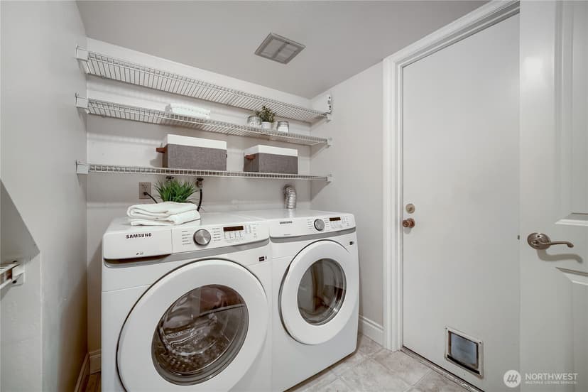 Property photo for 4842 152nd Place SE, Bellevue photo 24