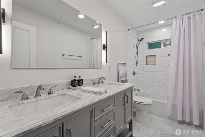 Property photo for 7033 S 126th Street, Seattle photo 10