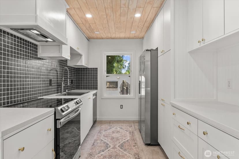 Property photo for 7033 S 126th Street, Seattle photo 13