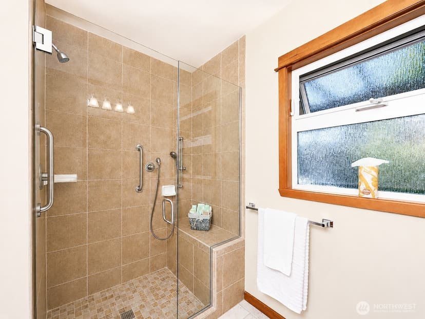 Property photo for 3703 Federal Avenue, Everett photo 24
