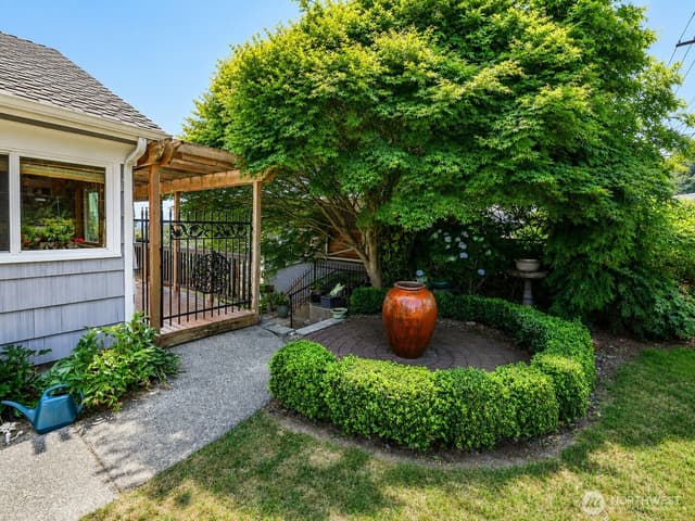 Property photo for 3703 Federal Avenue, Everett photo 4
