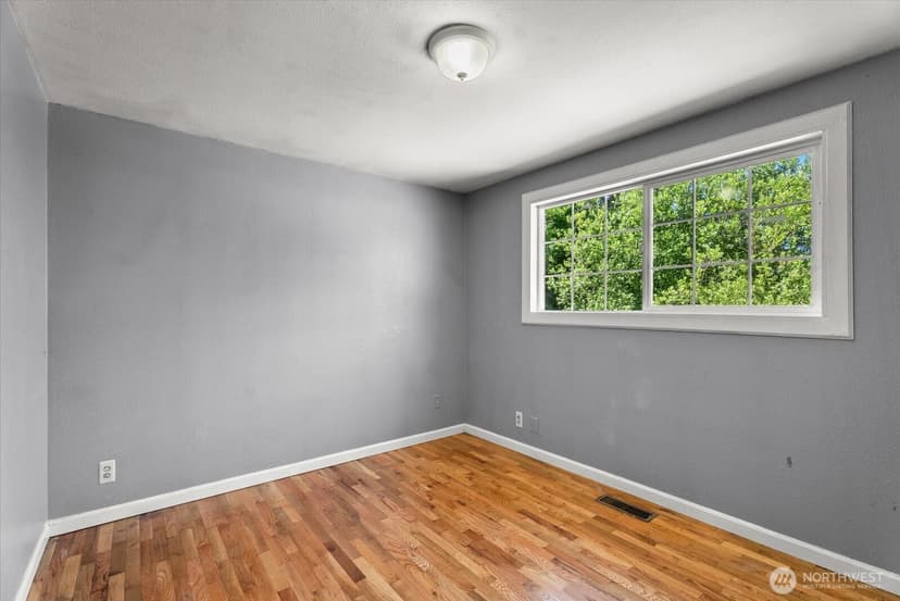 Property photo for 18711 82nd Avenue NE, Kenmore photo 15