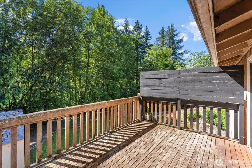 Property photo for 18711 82nd Avenue NE, Kenmore photo 13