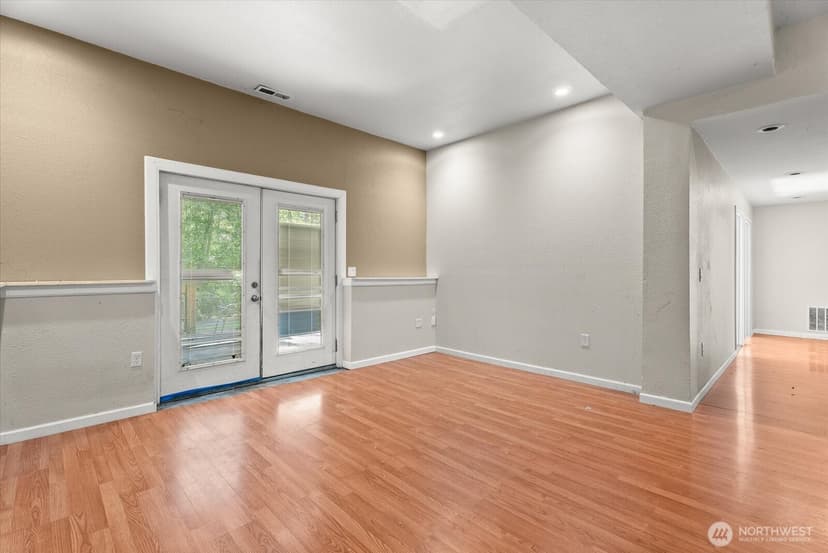 Property photo for 18711 82nd Avenue NE, Kenmore photo 26