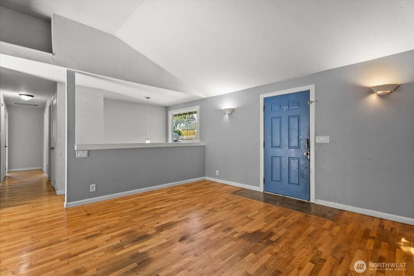 Property photo for 18711 82nd Avenue NE, Kenmore photo 6
