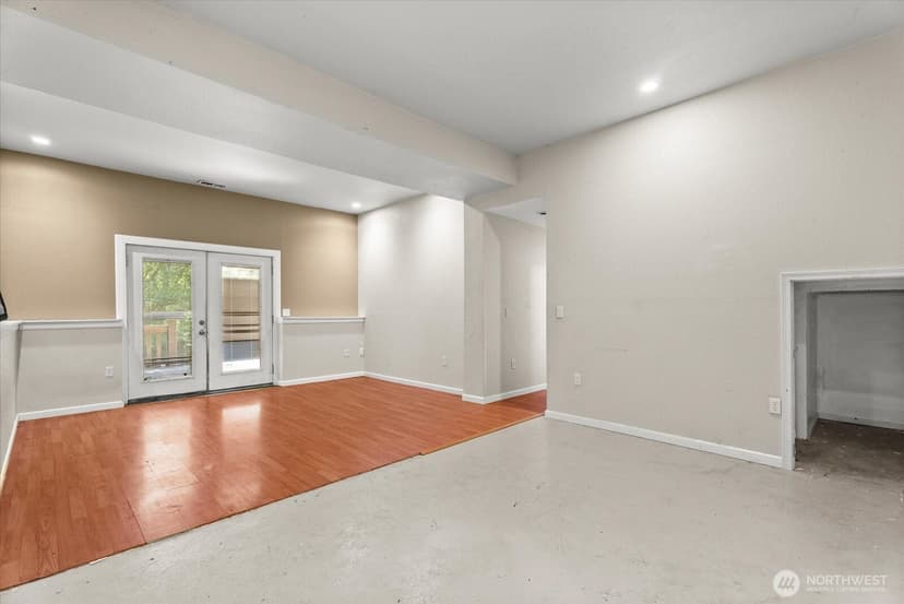 Property photo for 18711 82nd Avenue NE, Kenmore photo 25