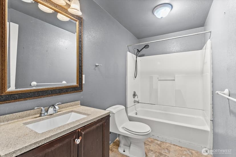 Property photo for 18711 82nd Avenue NE, Kenmore photo 17