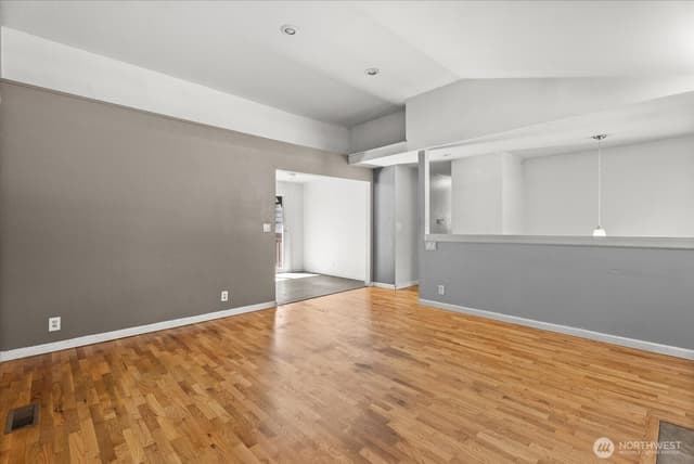 Property photo for 18711 82nd Avenue NE, Kenmore photo 5