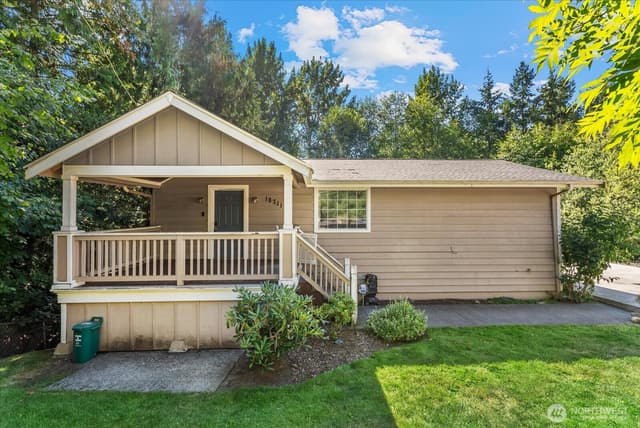 Property photo for 18711 82nd Avenue NE, Kenmore