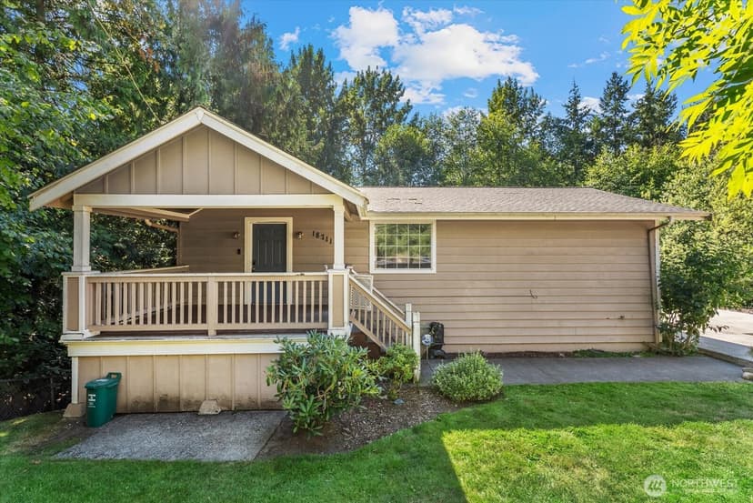 Property photo for 18711 82nd Avenue NE, Kenmore