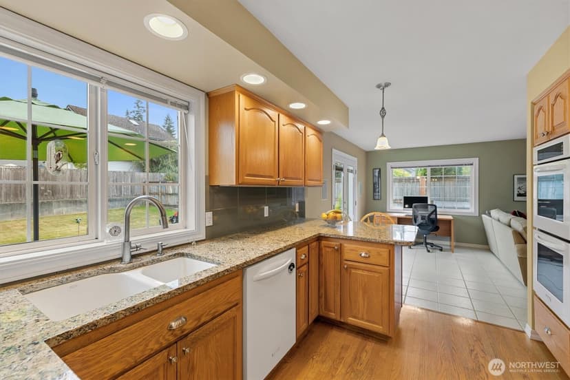 Property photo for 4515 Forest Drive, Everett photo 14