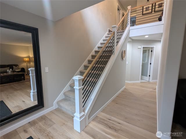 Property photo for 17604 Muirfield Court, Arlington photo 3