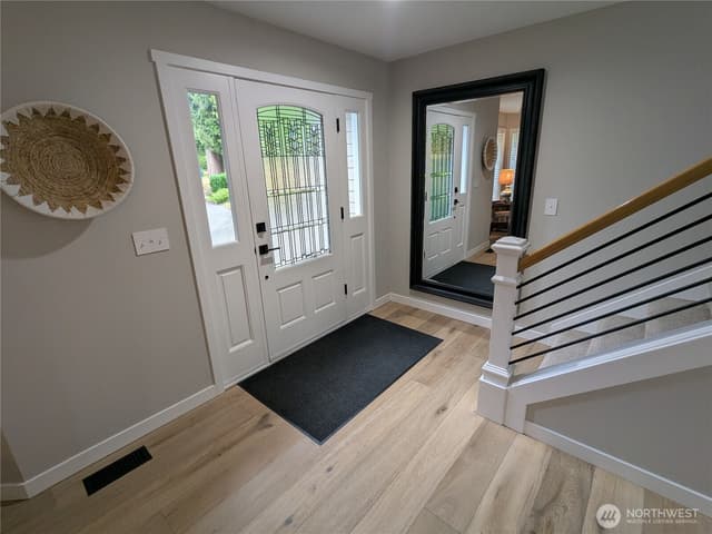 Property photo for 17604 Muirfield Court, Arlington photo 5