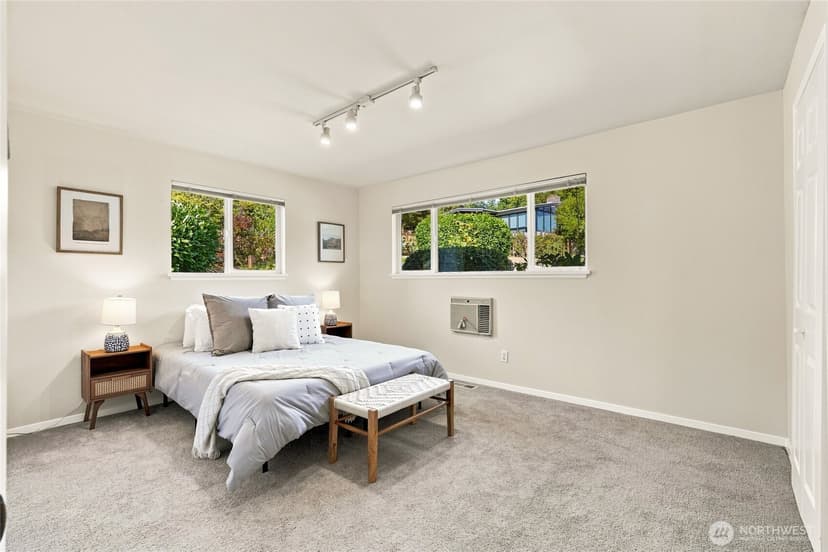 Property photo for 18112 60th Avenue NE, Kenmore photo 19