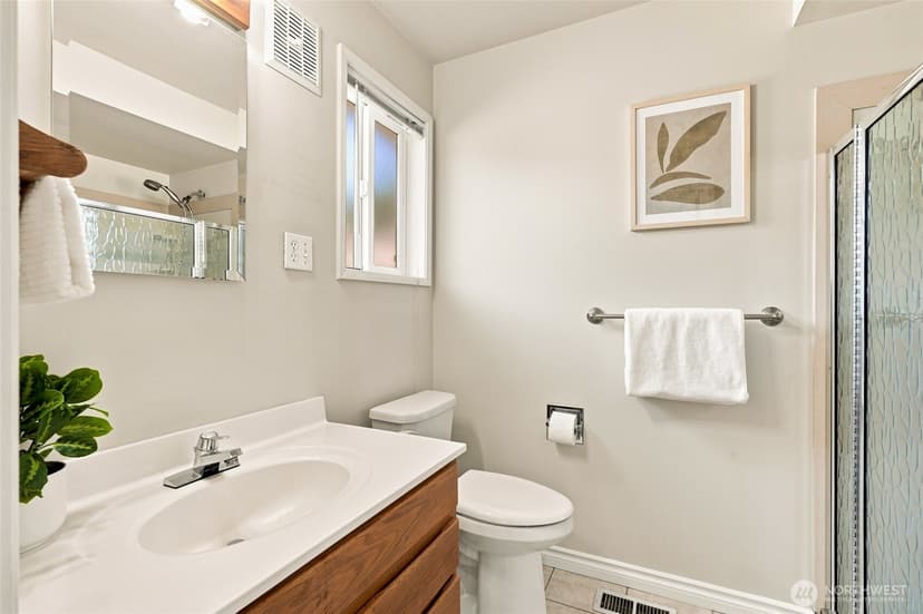 Property photo for 18112 60th Avenue NE, Kenmore photo 21