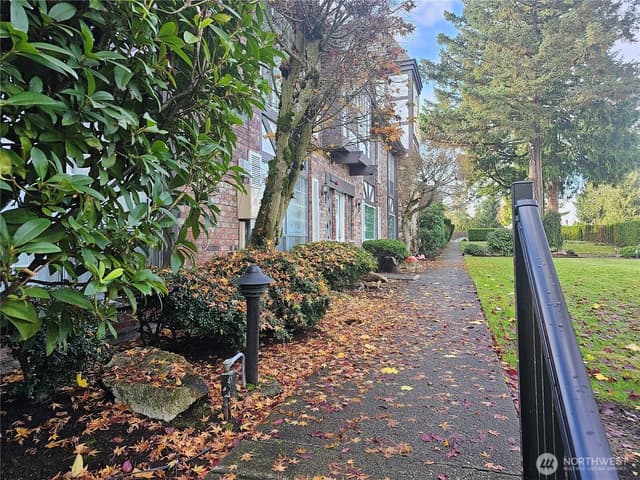 Property photo for 3425 S 176th Street #107, SeaTac photo 4