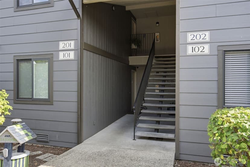 Property photo for 3320 Narrows View Lane NE #201, Bremerton photo 4