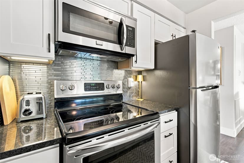 Property photo for 3320 Narrows View Lane NE #201, Bremerton photo 13
