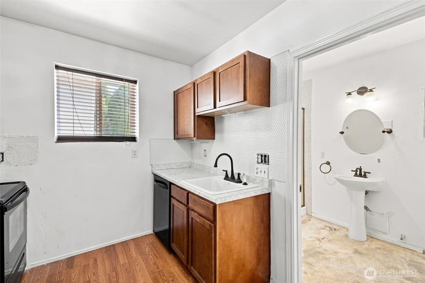 Property photo for 712 S Director Street, Seattle photo 32