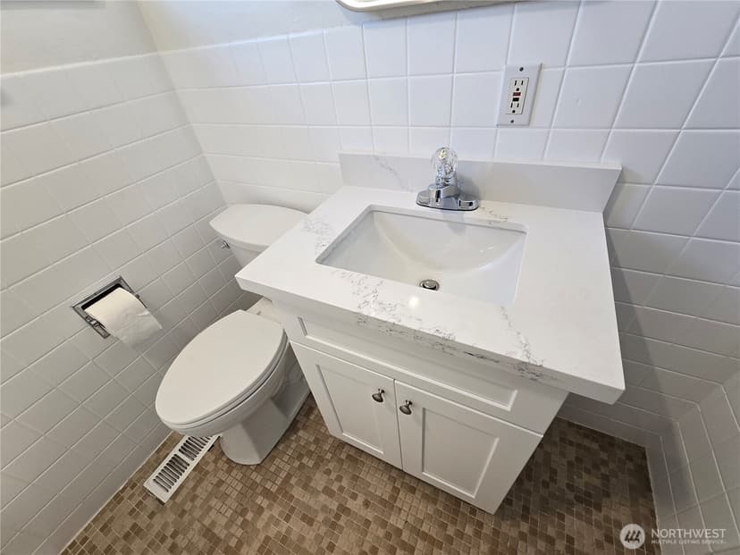 Property photo for 8907 Beacon Avenue S, Seattle photo 12