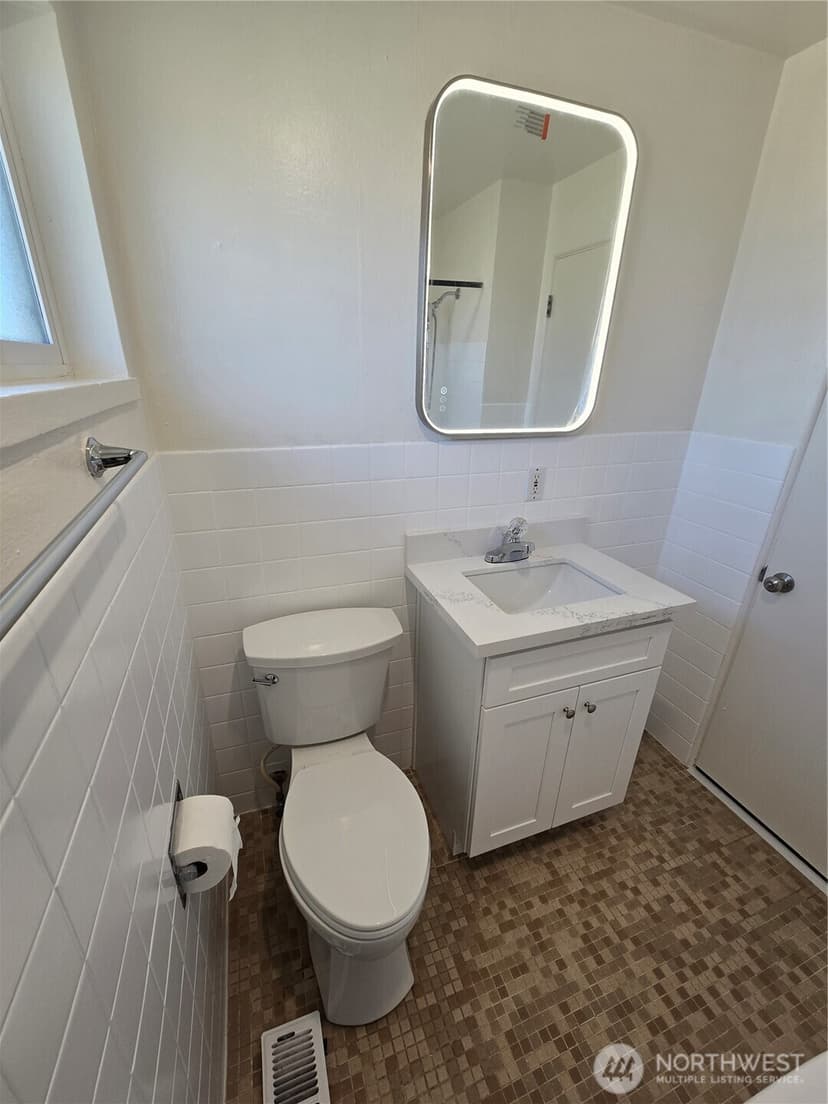 Property photo for 8907 Beacon Avenue S, Seattle photo 14
